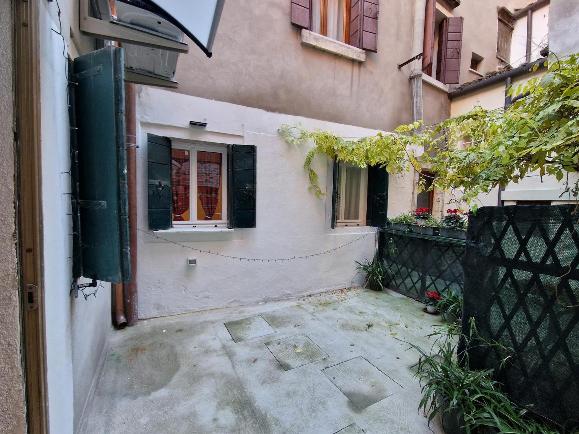 Veneziacentopercento La Forcola Apartment, Next To Rialto Bridge Luaran gambar