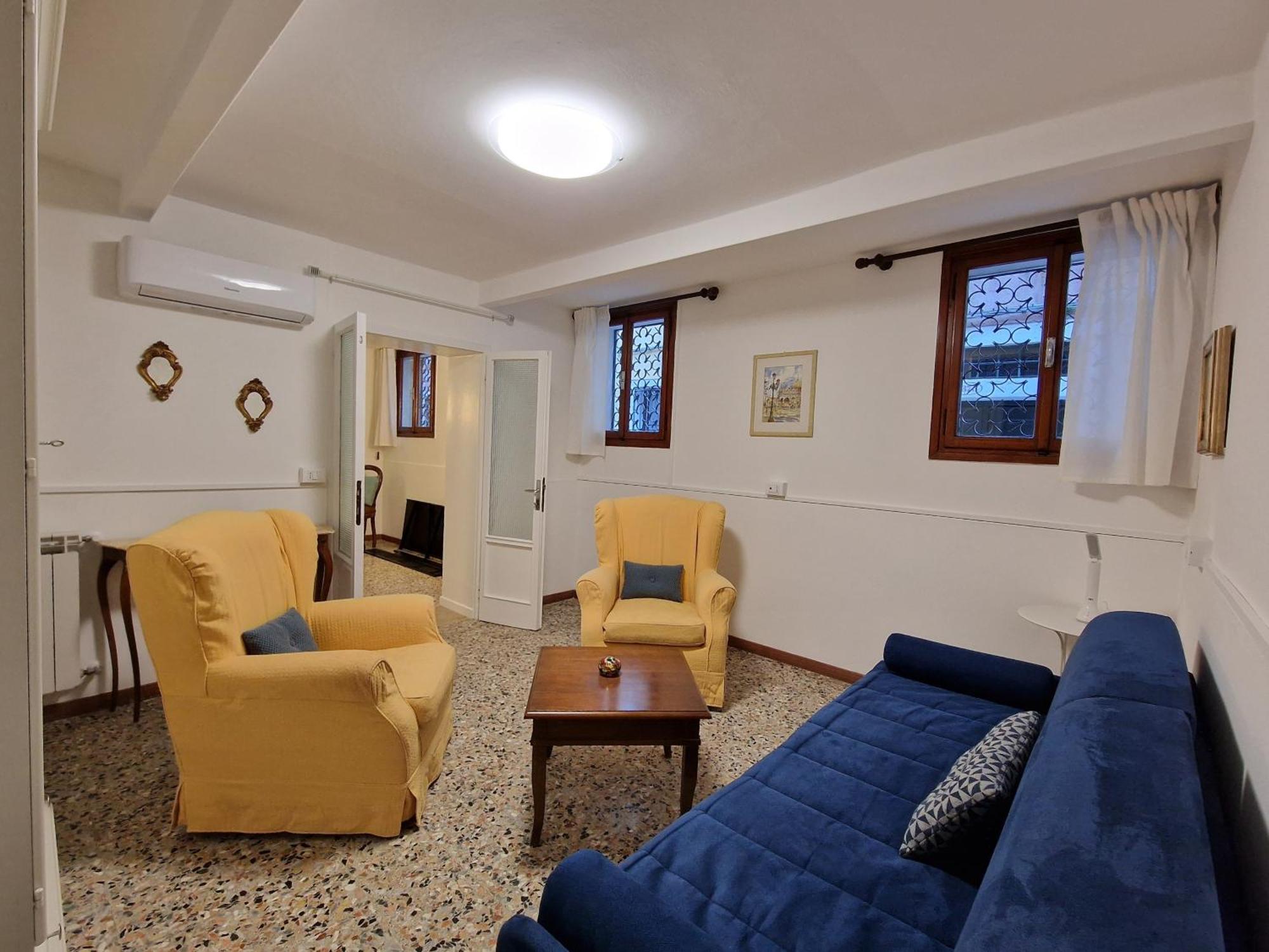 Veneziacentopercento La Forcola Apartment, Next To Rialto Bridge Luaran gambar