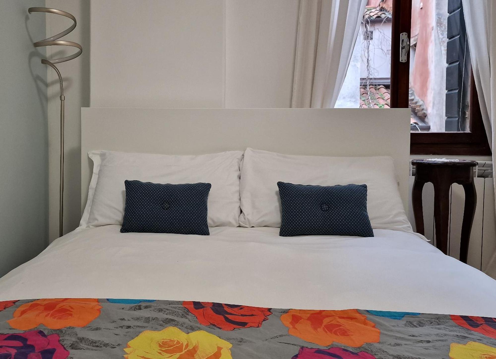 Veneziacentopercento La Forcola Apartment, Next To Rialto Bridge Luaran gambar